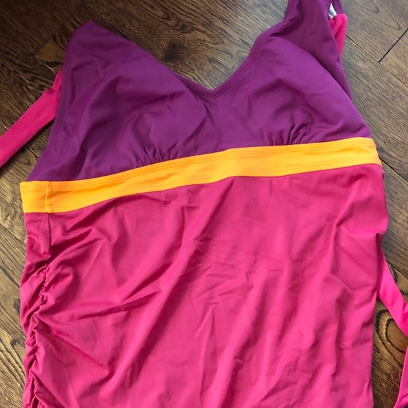 *Host Pick*. Motherhood maternity swimsuit - Picture 1 of 2